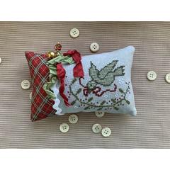 Stickvorlage Stitches By Ethel - Holly Bird Ornament