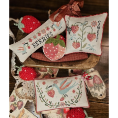 Quaint Rose Needle Arts - Strawberry Thieves Pin Keeps
